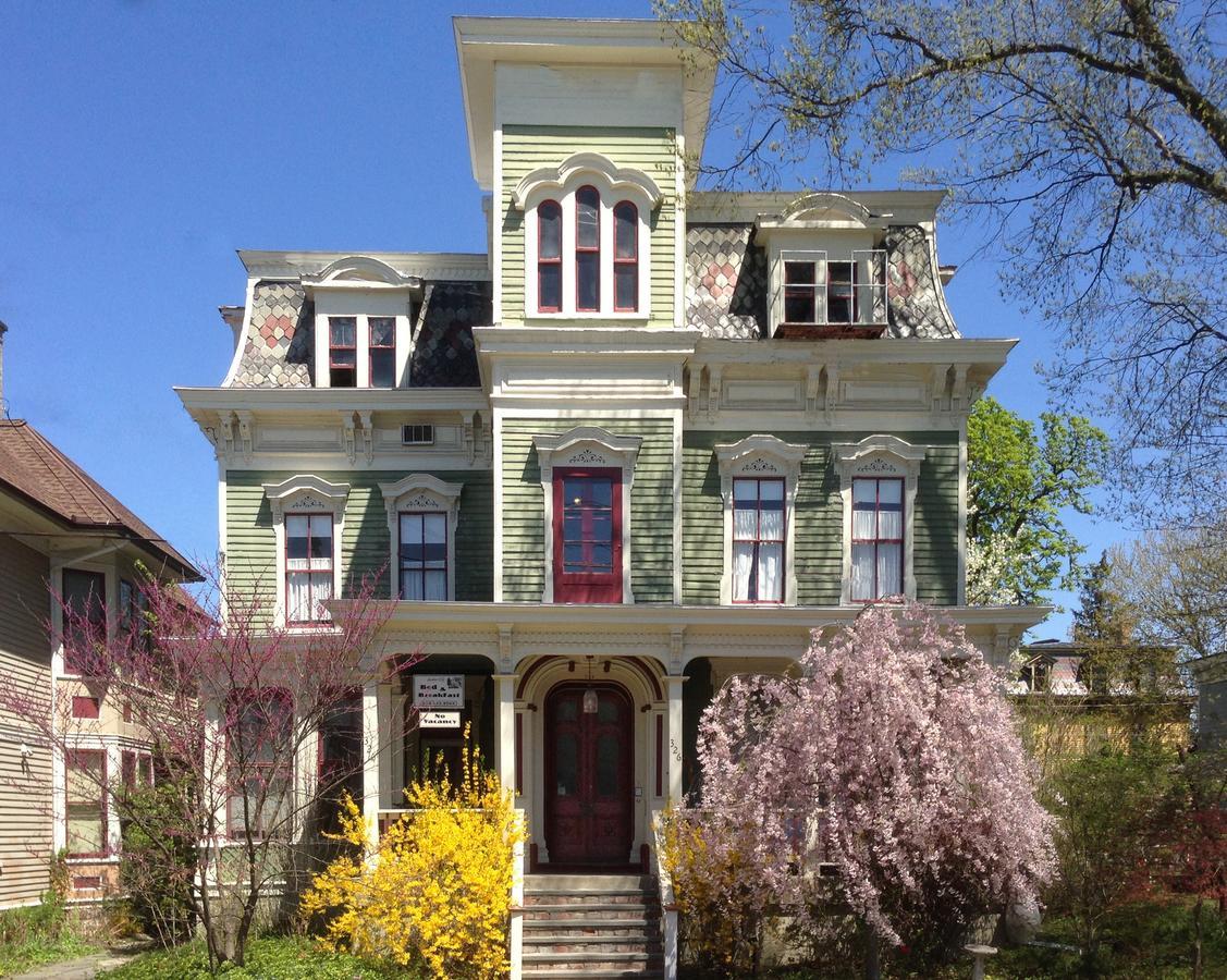 Hudson City Bed And Breakfast Bagian luar foto
