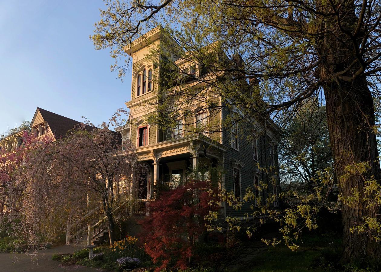 Hudson City Bed And Breakfast Bagian luar foto